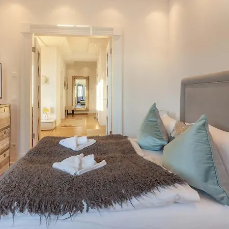 Claire Sea Lounge Apartment